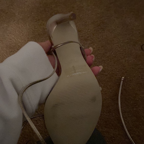 Brand new, never worn Steve Madden gold heels - Picture 3 of 3